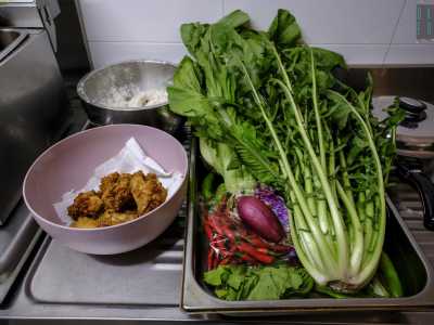 ...l�ho chiamato Pinoy che vuol dire "ragazzo filippino": � un progetto di famiglia, un sogno condiviso. Ho portato in Puglia le ricette originali del mio Paese e alcuni ingredienti me li faccio spedire direttamente da Manila�
